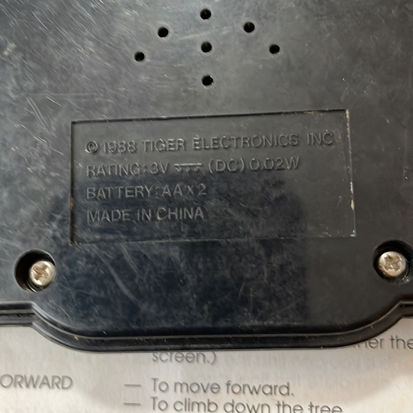 Jurassic Park LCD Video Game and instructions - Picture 7 of 7